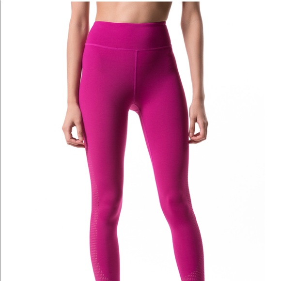 3BORO LEXI WORKOUT LEGGINGS - NEVER WORN - Picture 2 of 4